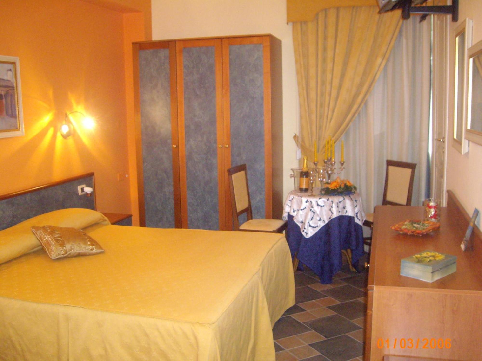 Hotel Blumentag Паола Екстериор снимка