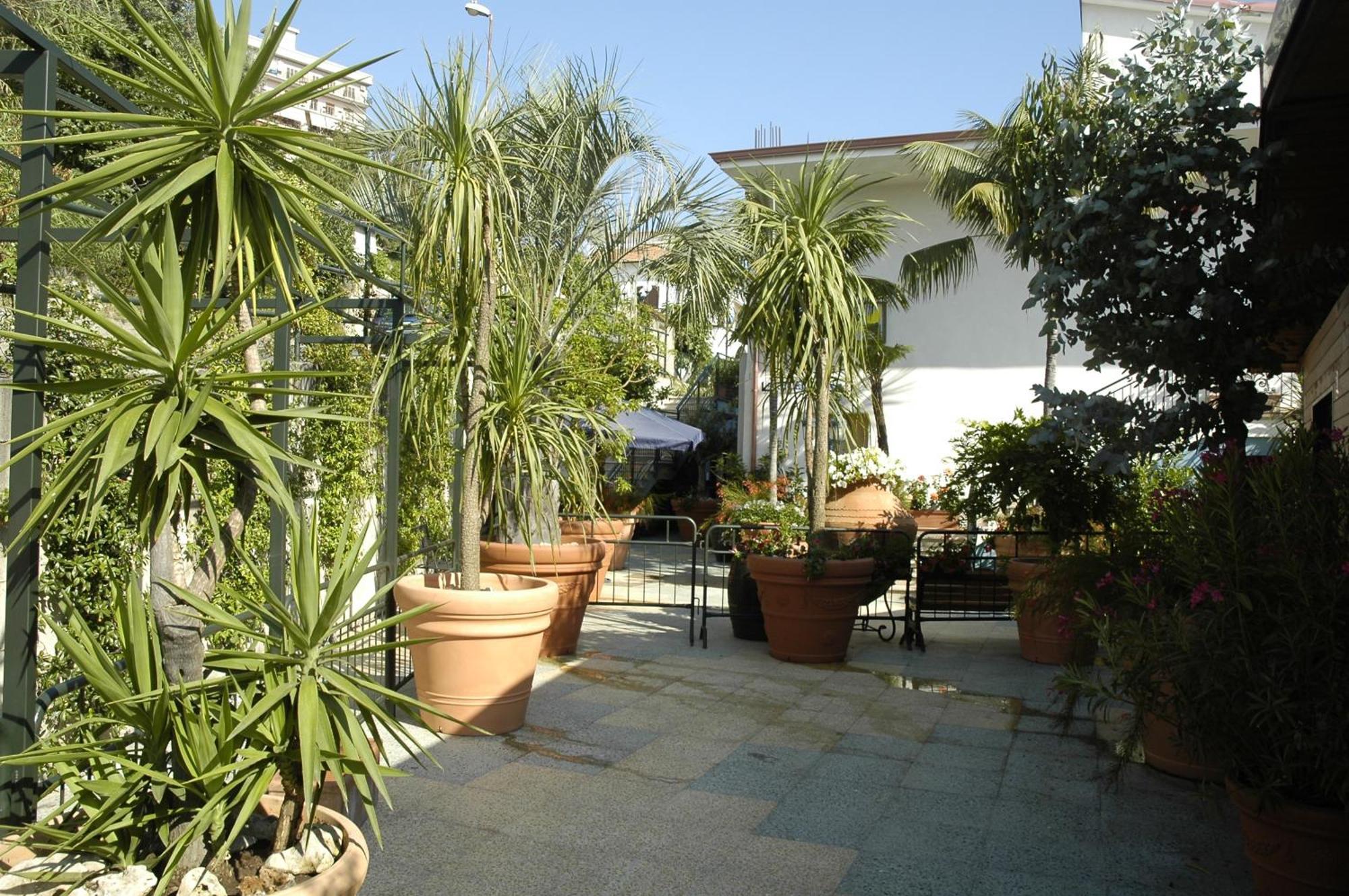 Hotel Blumentag Паола Екстериор снимка