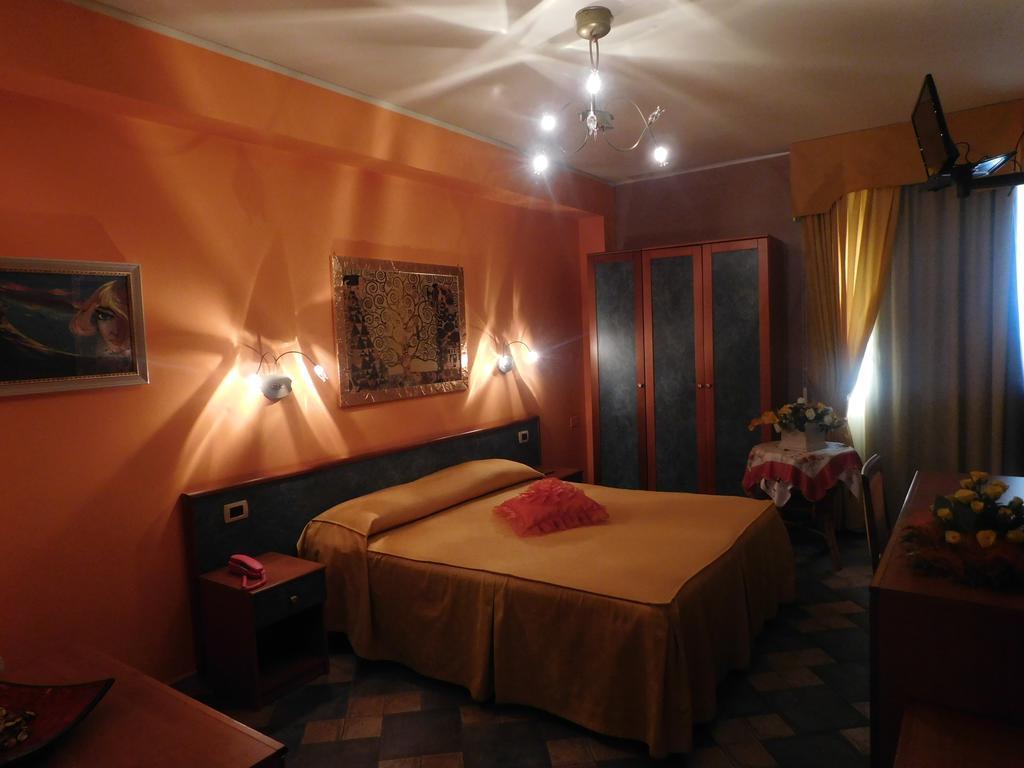 Hotel Blumentag Паола Екстериор снимка
