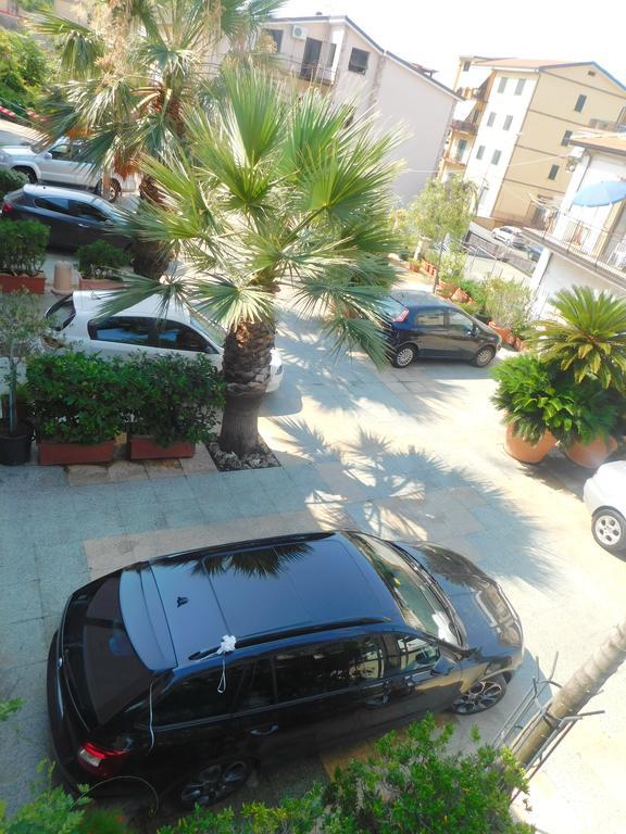 Hotel Blumentag Паола Екстериор снимка