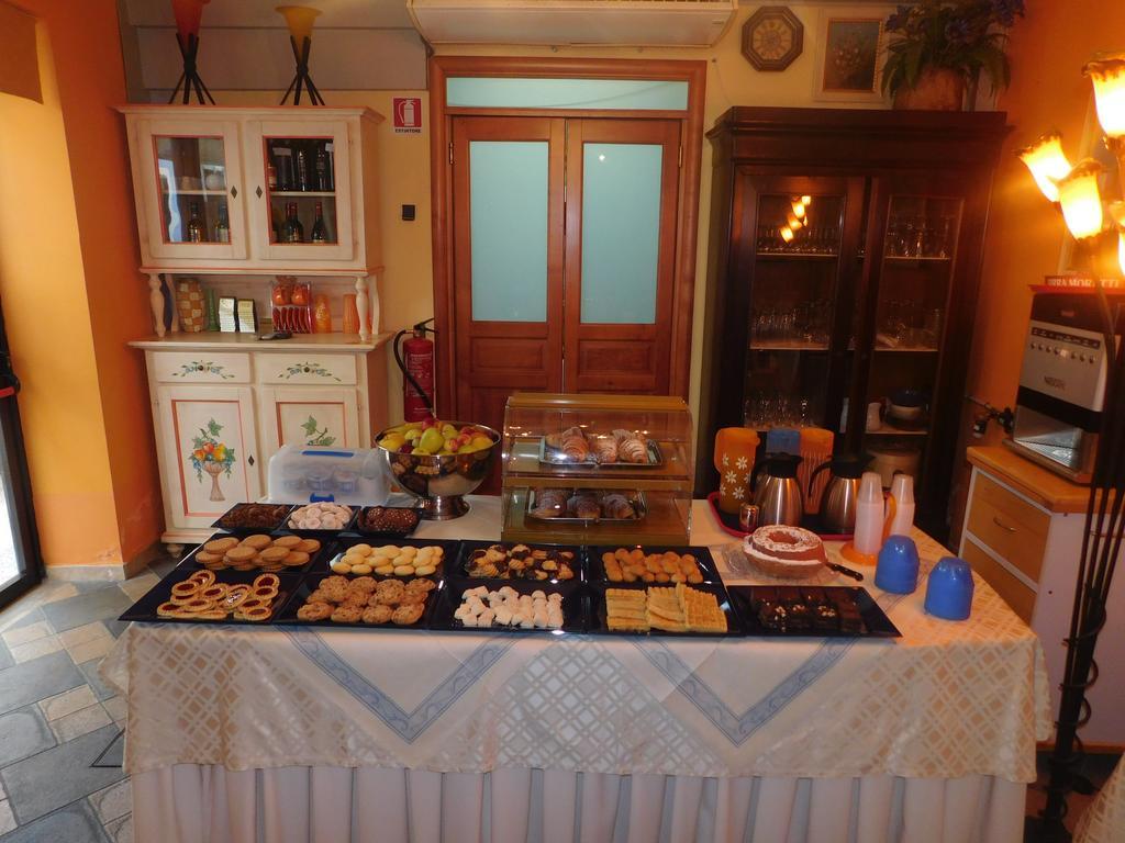 Hotel Blumentag Паола Екстериор снимка