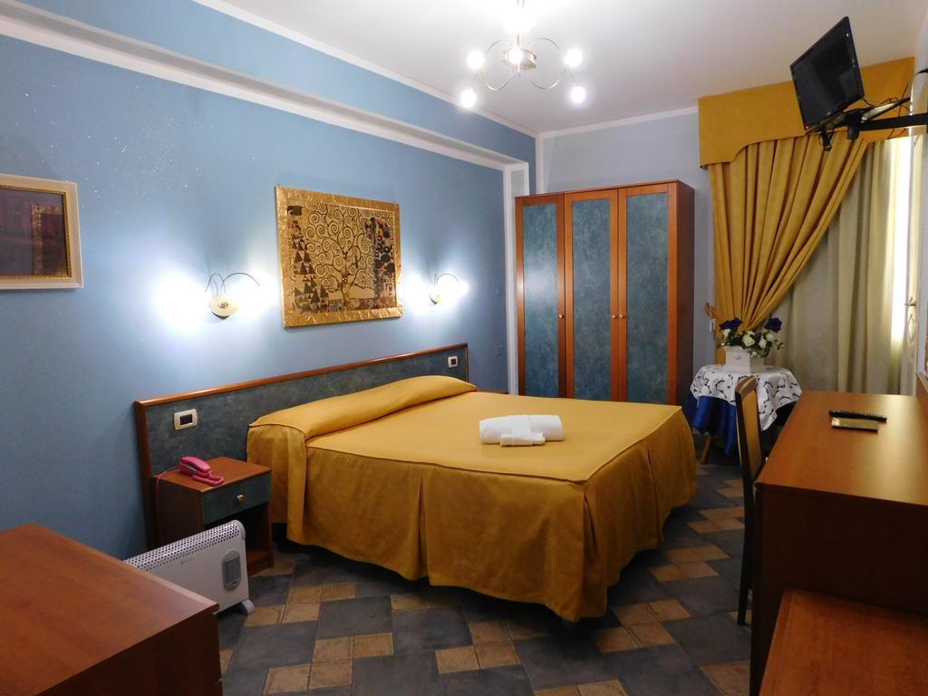 Hotel Blumentag Паола Екстериор снимка