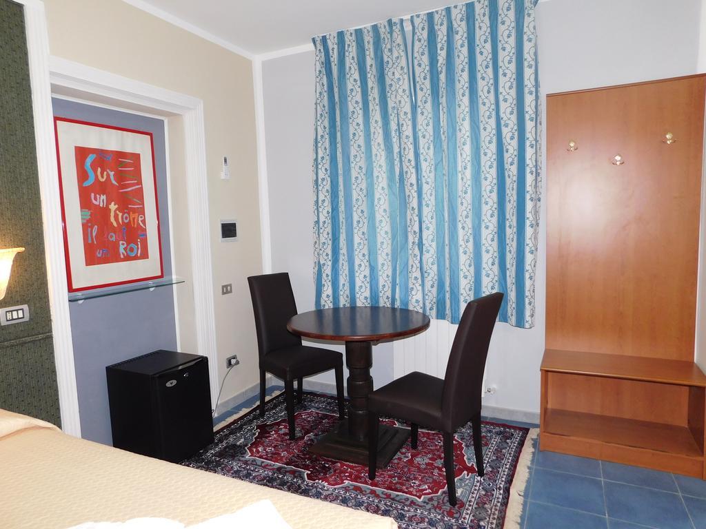 Hotel Blumentag Паола Екстериор снимка