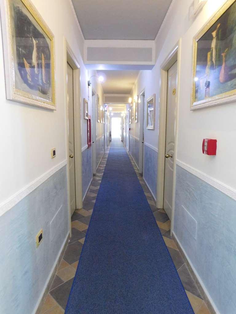 Hotel Blumentag Паола Интериор снимка